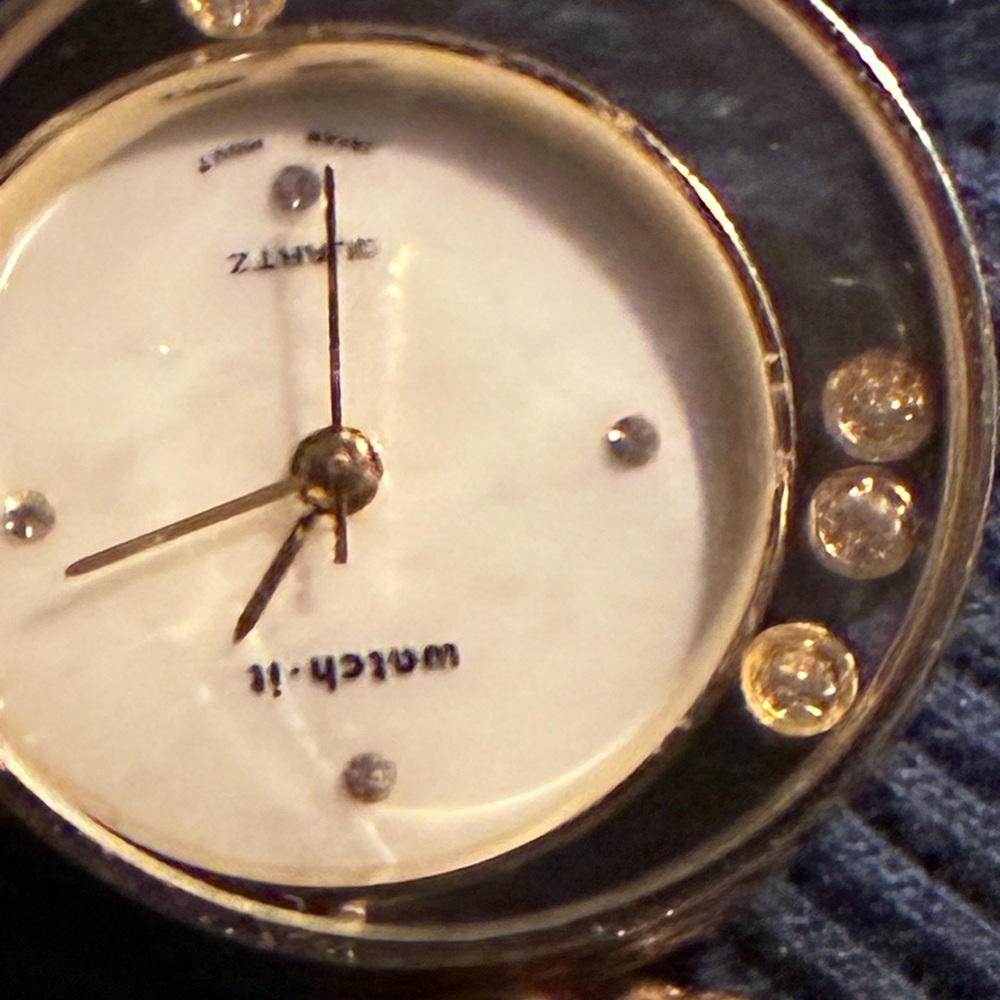Chic Gold Women's Watch with Crystal Accents